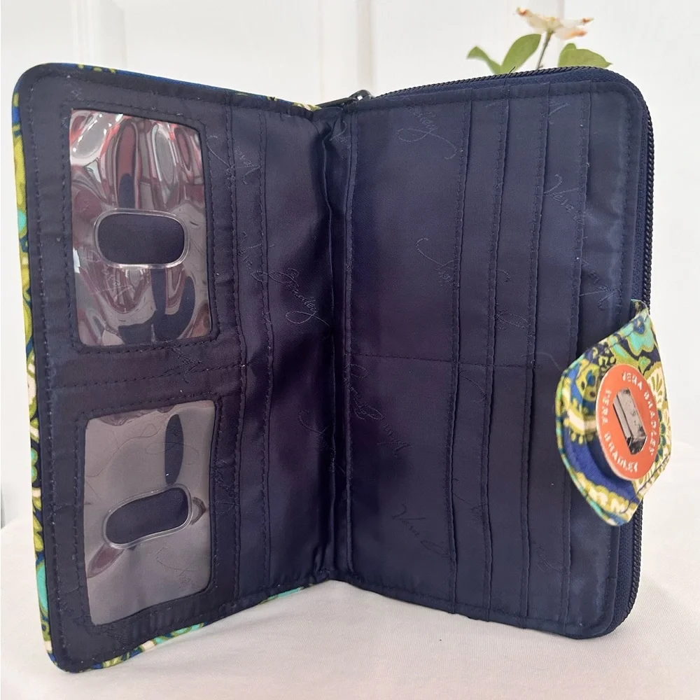 VERA BRADLEY ~ Rhythm & Blues Turn Lock Paisley Print Long Quilted Wallet 6 x 4